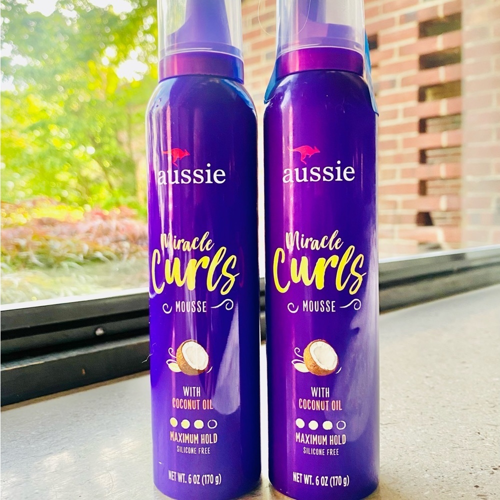NEW- Aussie Miracle Curls Mousse with Coconut Oil